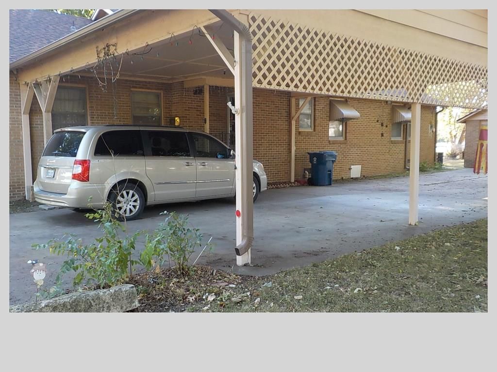 2404 S Walnut N/A — photo 19