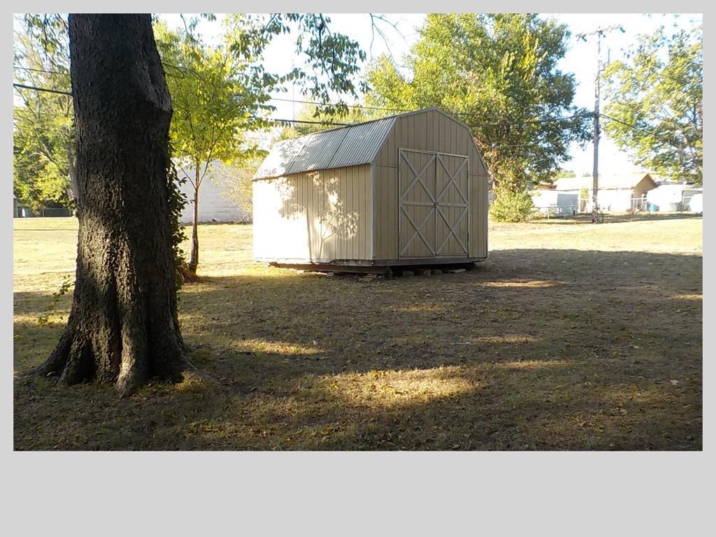 2404 S Walnut N/A — photo 22