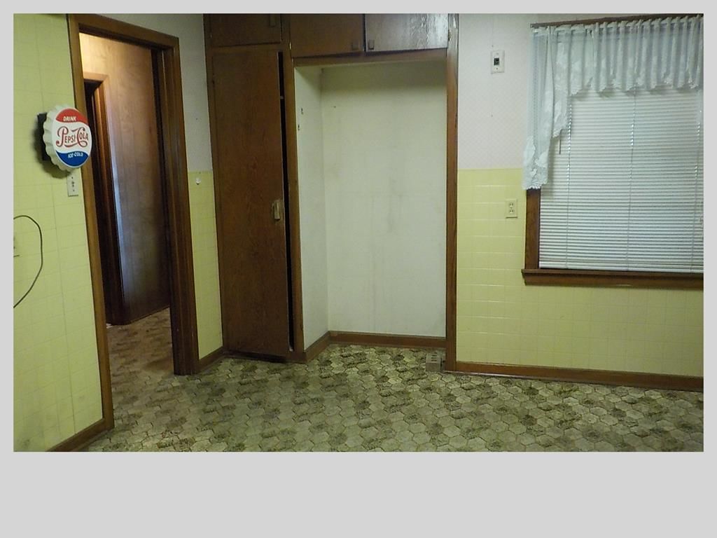 2404 S Walnut N/A — photo 33
