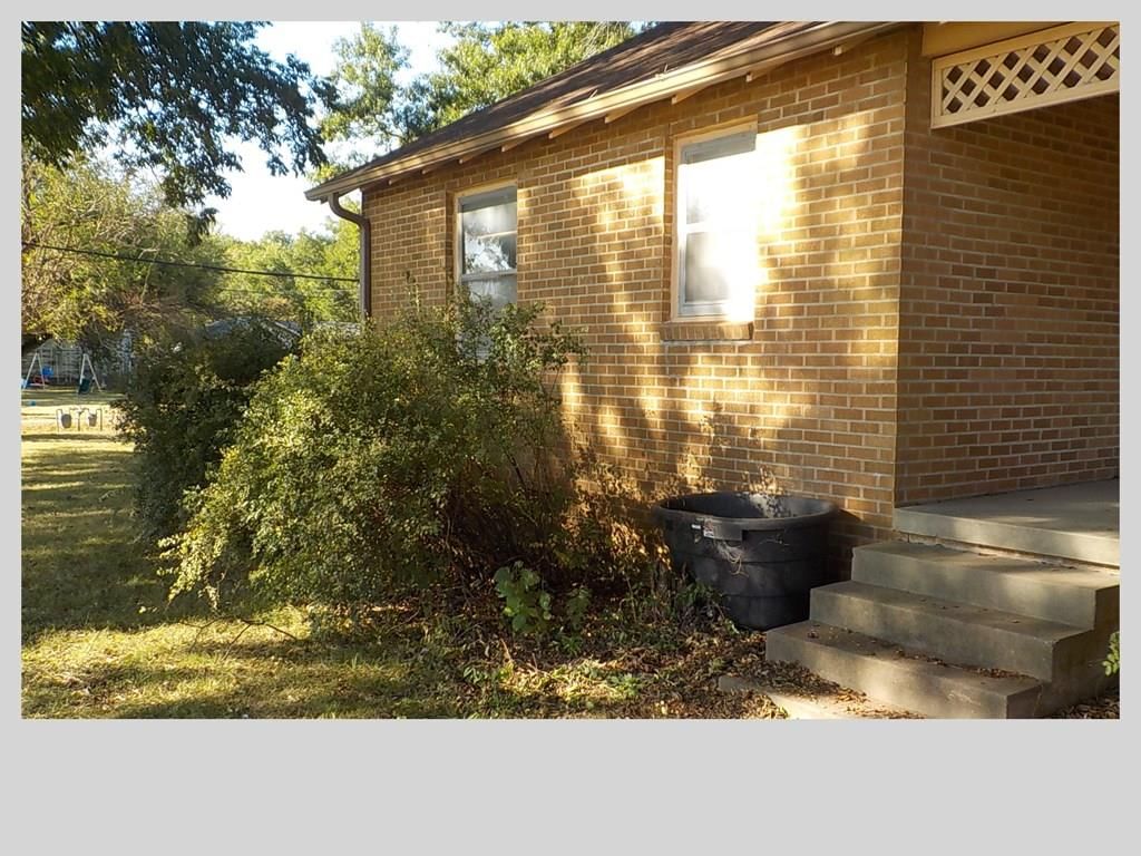 2404 S Walnut N/A — photo 5