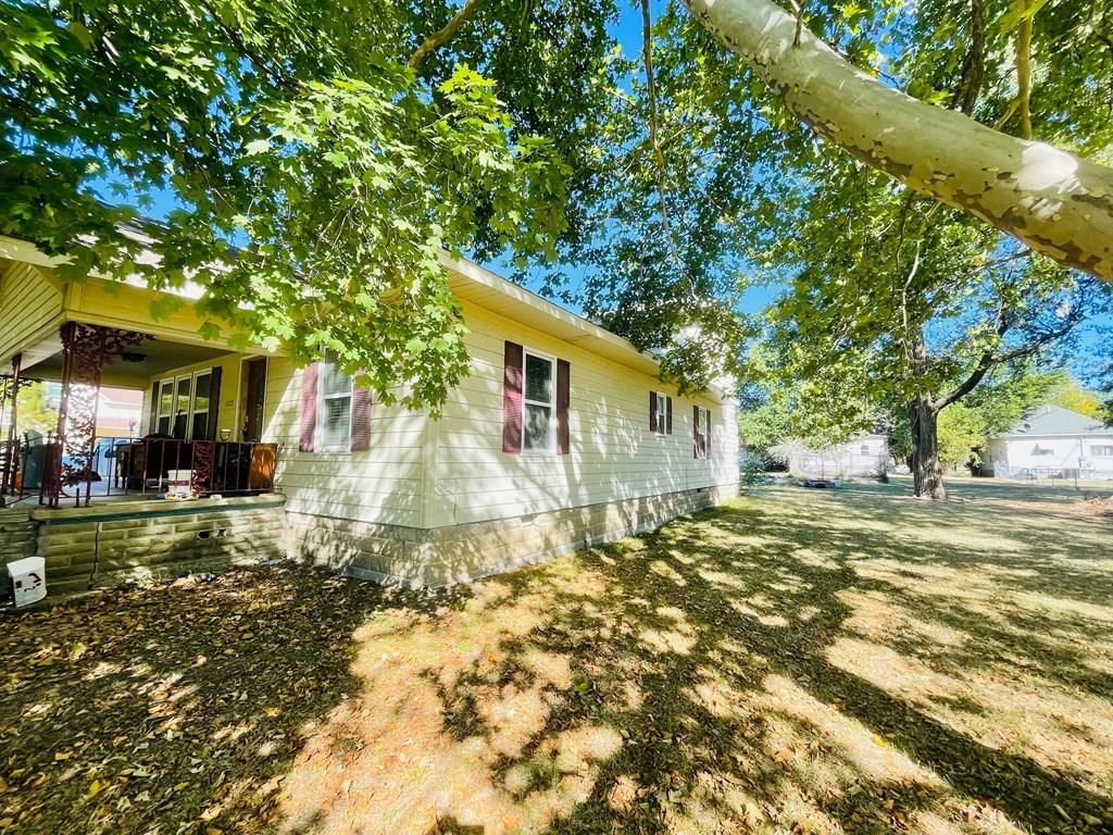 502 S Vermont N/A — photo 39