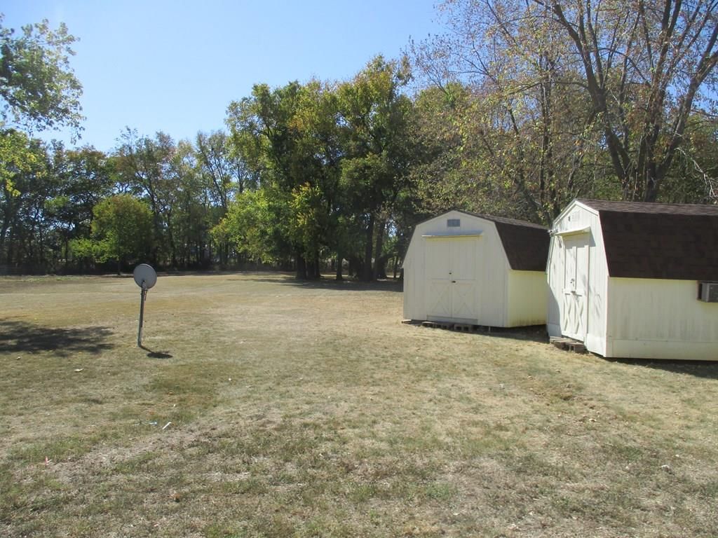 1110 Sunset Drive — photo 3
