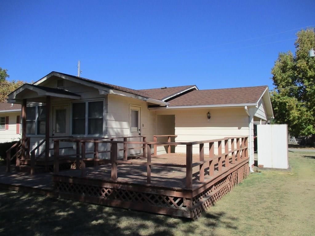 1110 Sunset Drive — photo 8