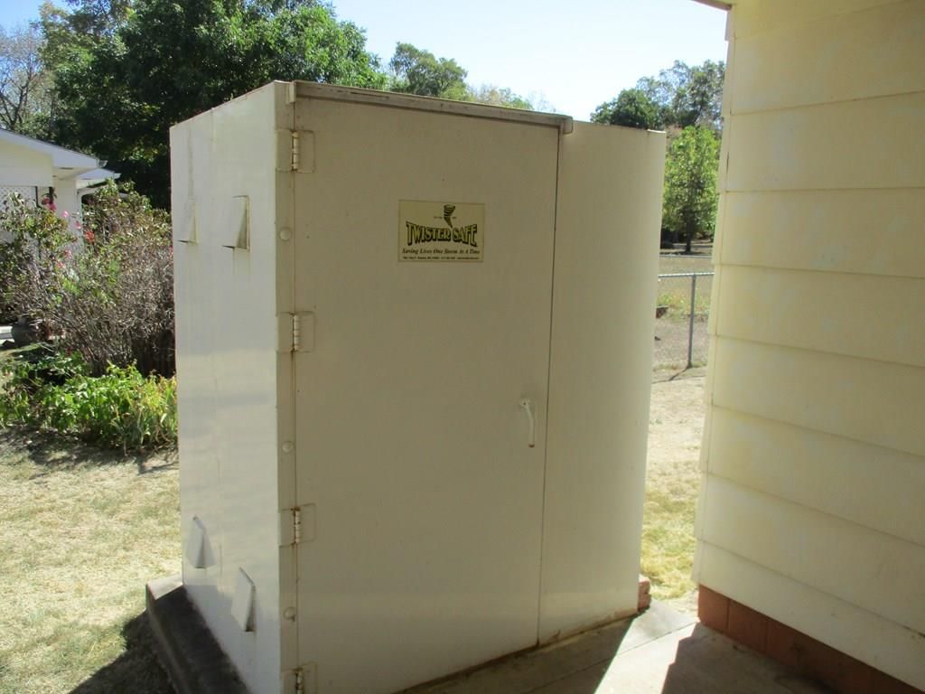 1110 Sunset Drive — photo 9