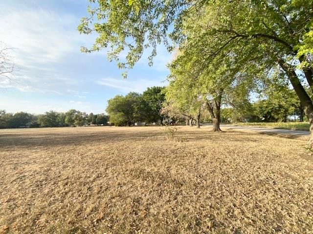 1025 E 8th Street — photo 26
