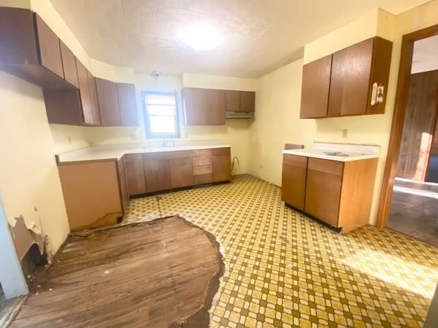 1025 E 8th Street — photo 9