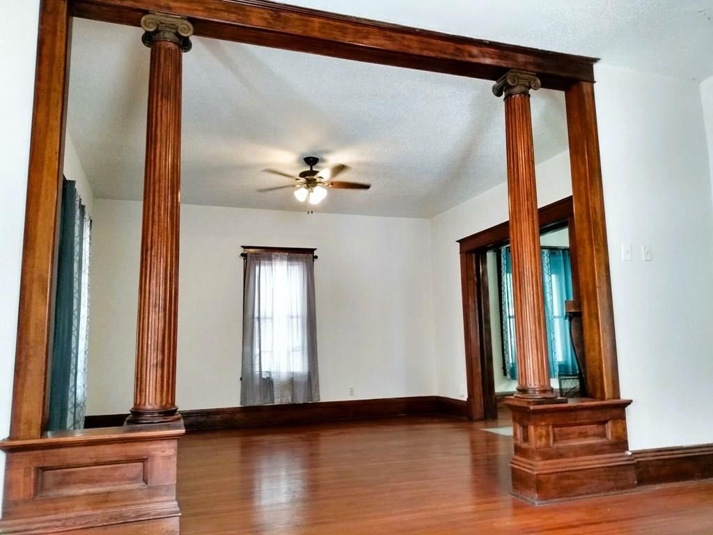 605 W Myrtle Street — photo 11