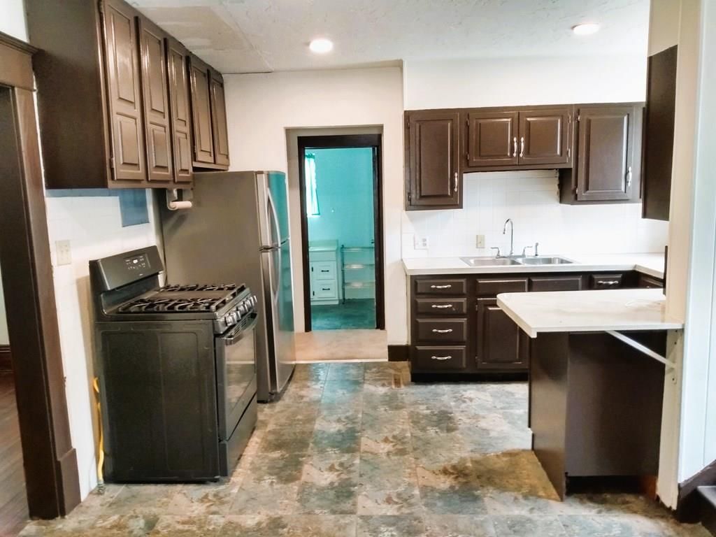 605 W Myrtle Street — photo 29
