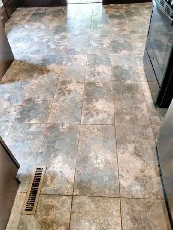 605 W Myrtle Street — photo 32