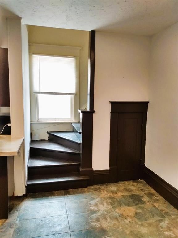 605 W Myrtle Street — photo 33