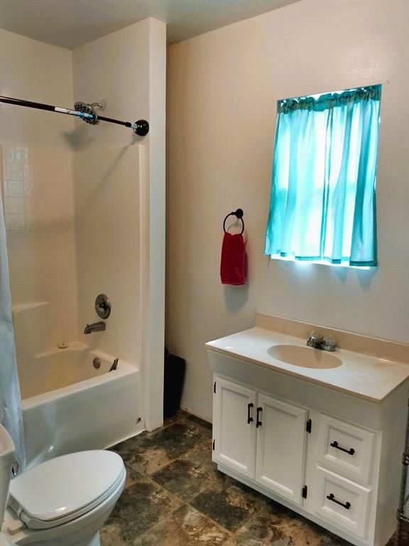 605 W Myrtle Street — photo 36