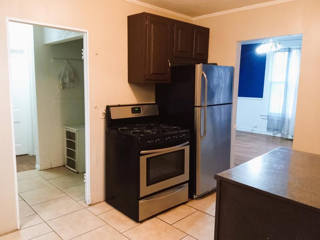 601 W Myrtle Street — photo 32