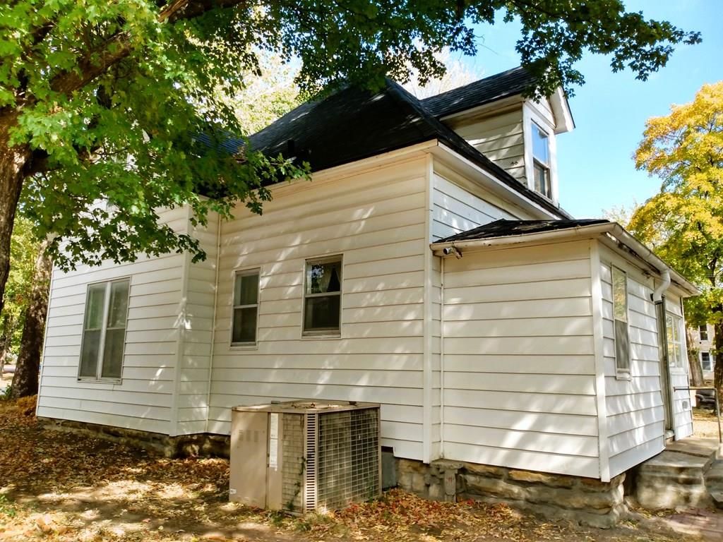 601 W Myrtle Street — photo 5