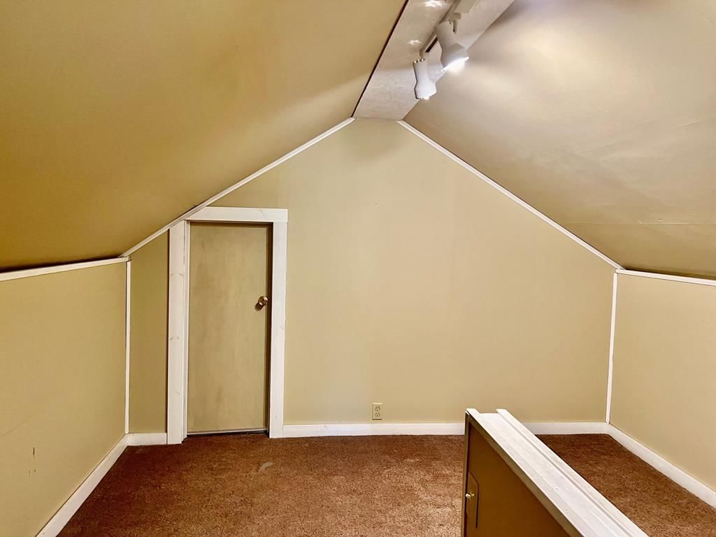 2719 Crawford Avenue — photo 18
