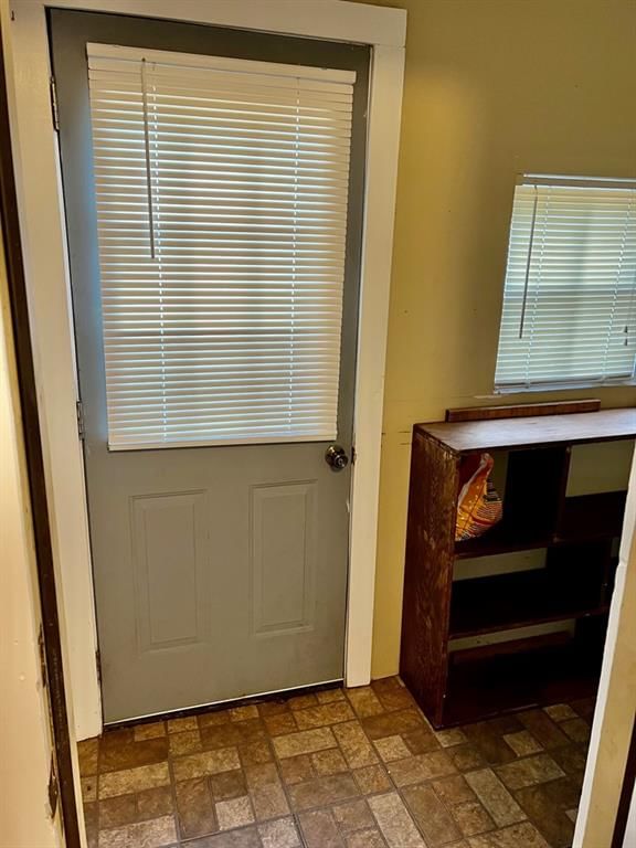 2719 Crawford Avenue — photo 21