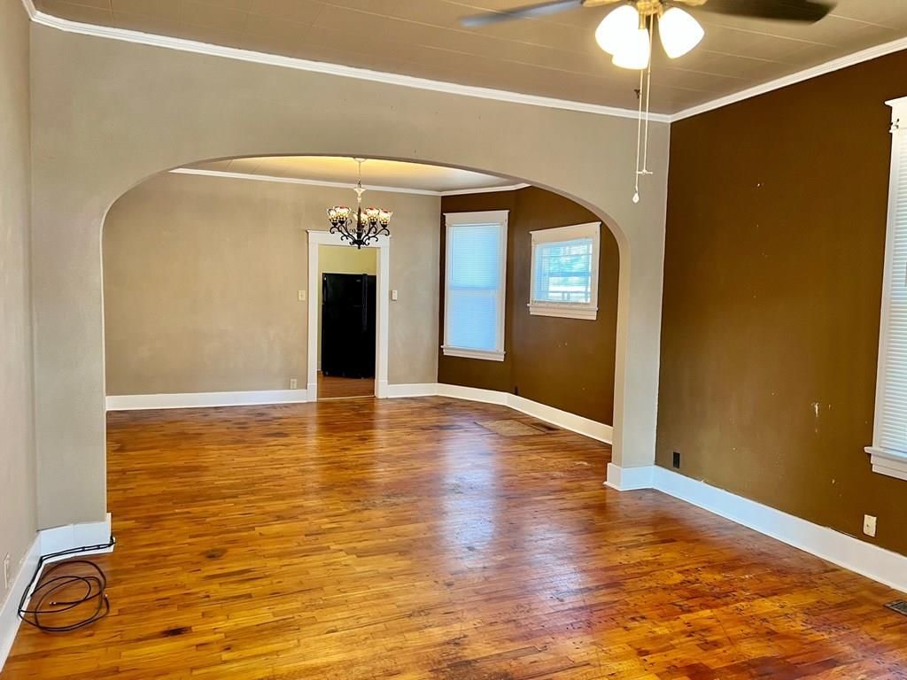 2719 Crawford Avenue — photo 5