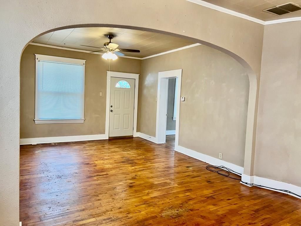 2719 Crawford Avenue — photo 6
