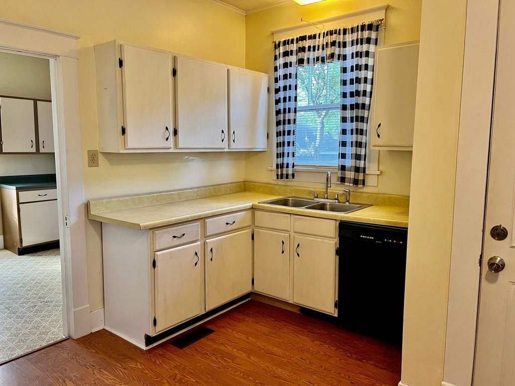 2719 Crawford Avenue — photo 8
