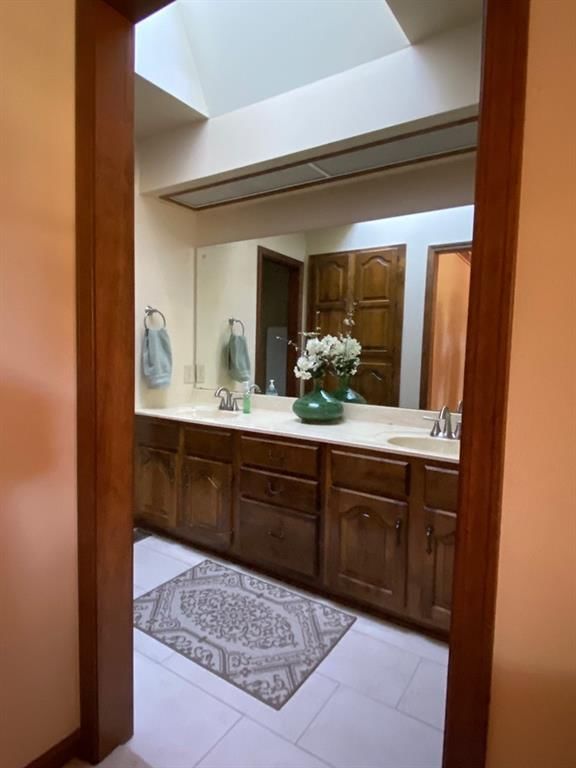 3136 Regency Drive — photo 16