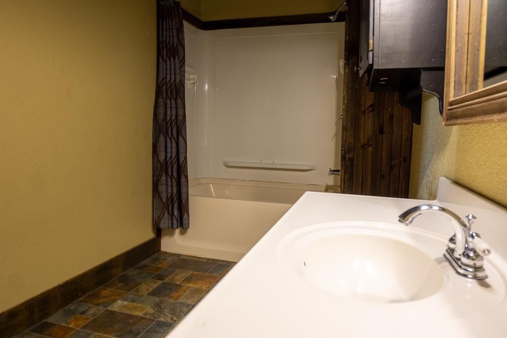 1402 CR 5150 N/A — photo 30