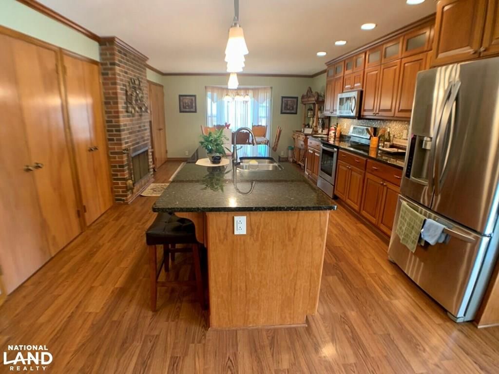 1002 Larson N/A — photo 12