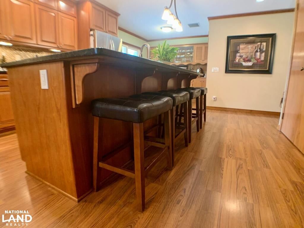 1002 Larson N/A — photo 14