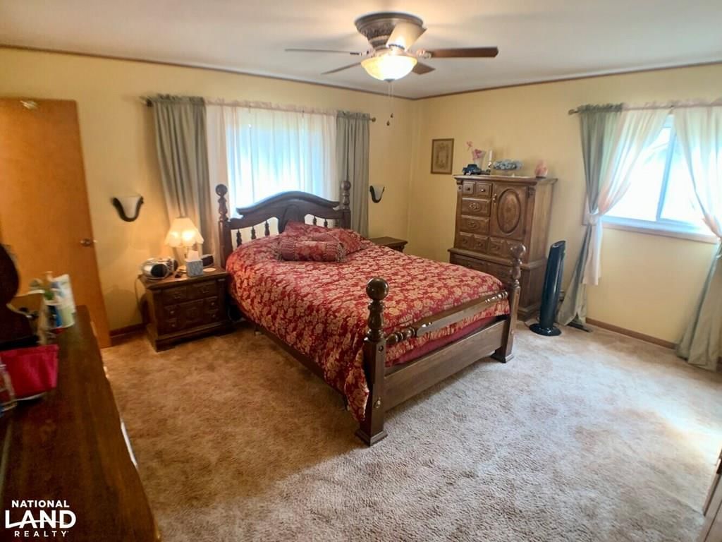 1002 Larson N/A — photo 27