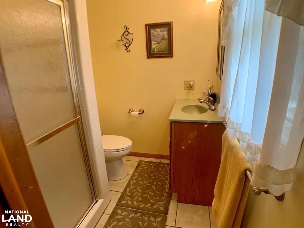1002 Larson N/A — photo 29
