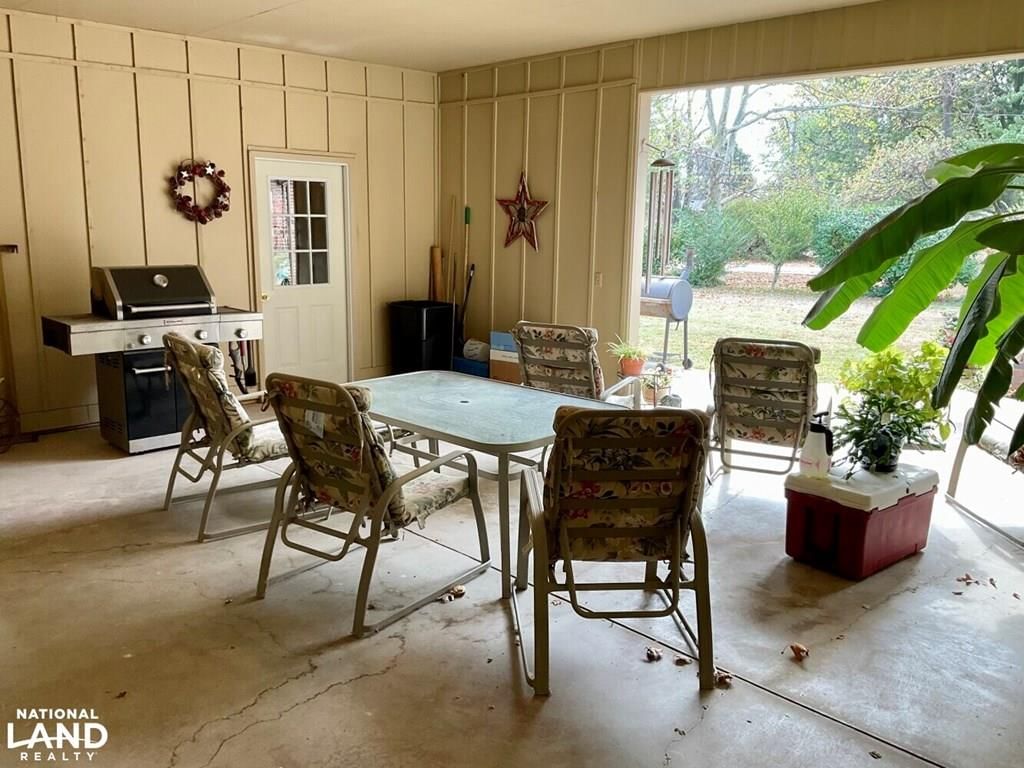 1002 Larson N/A — photo 32