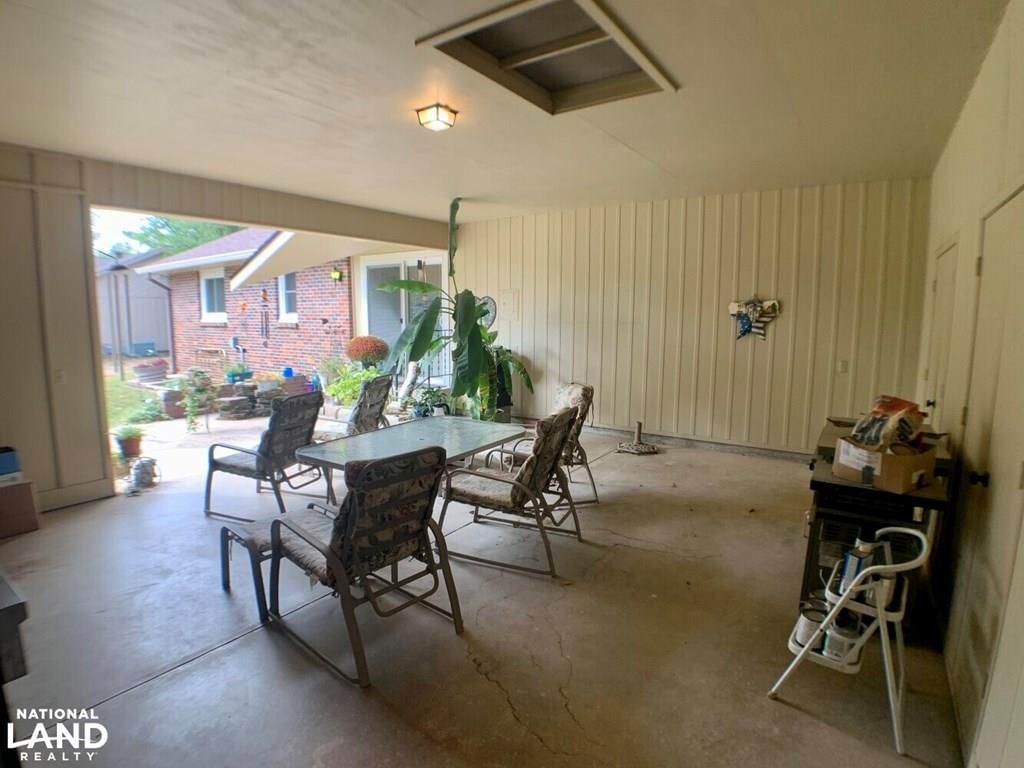 1002 Larson N/A — photo 33