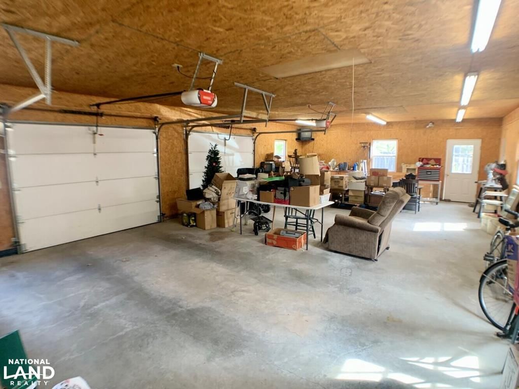 1002 Larson N/A — photo 35