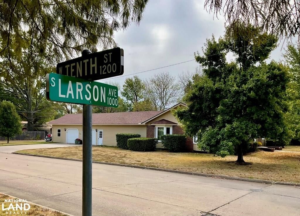 1002 Larson N/A — photo 36