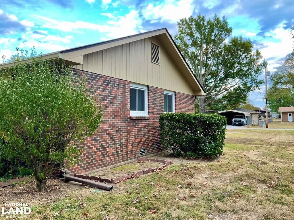 1002 Larson N/A — photo 5