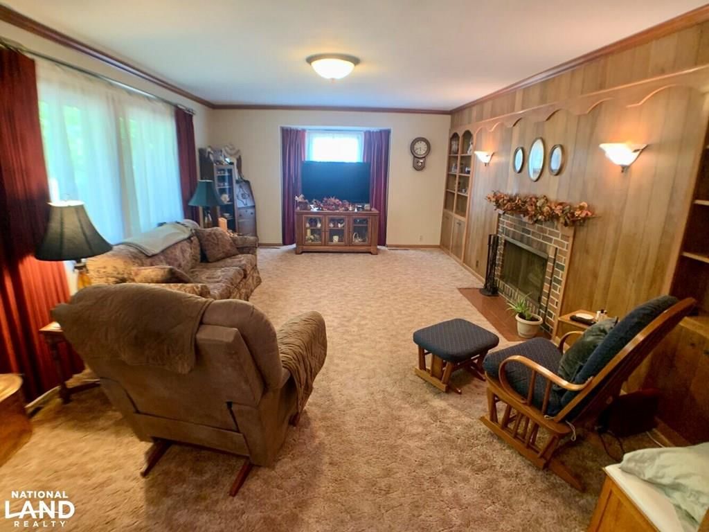 1002 Larson N/A — photo 7