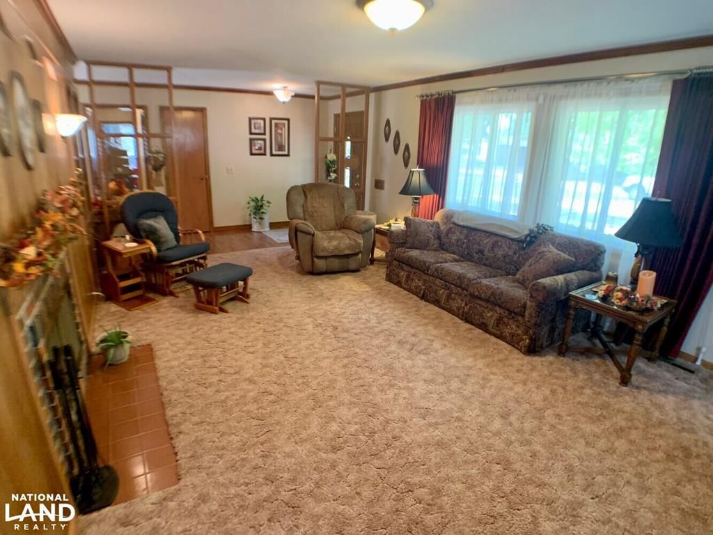 1002 Larson N/A — photo 8