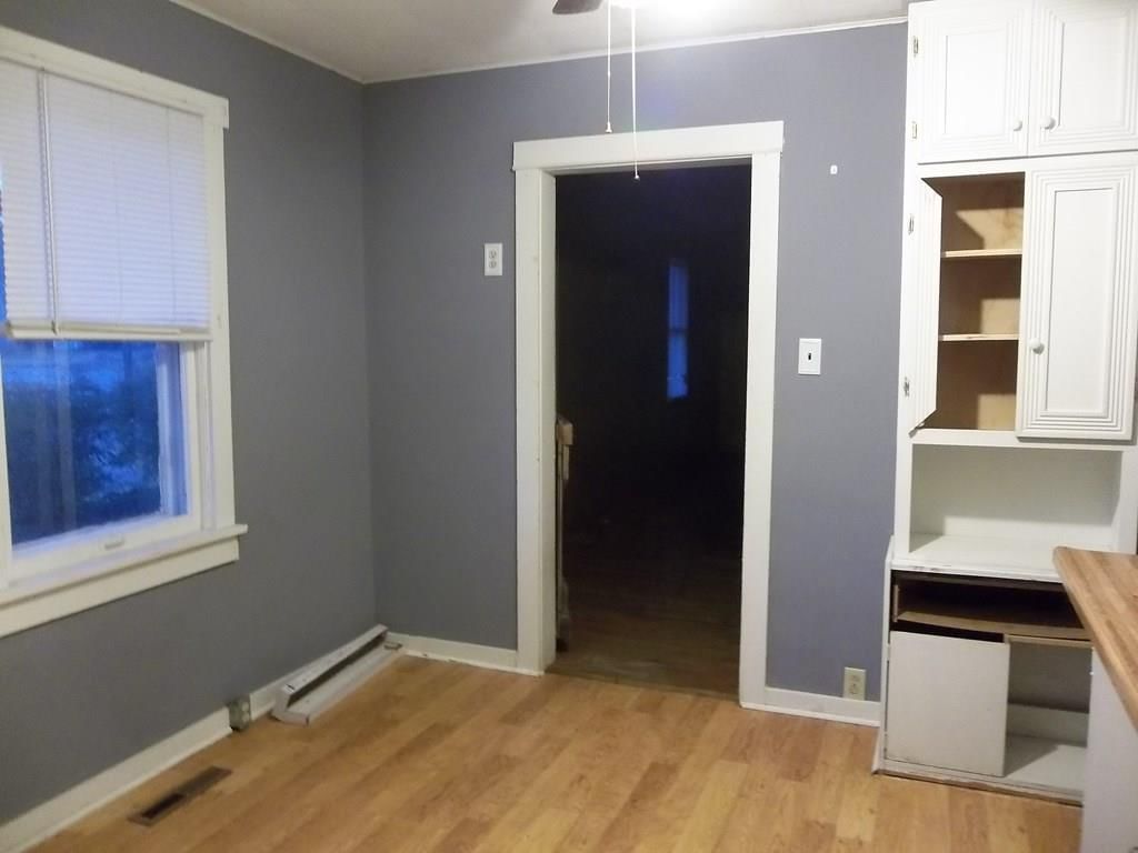 102 N Western N/A — photo 11