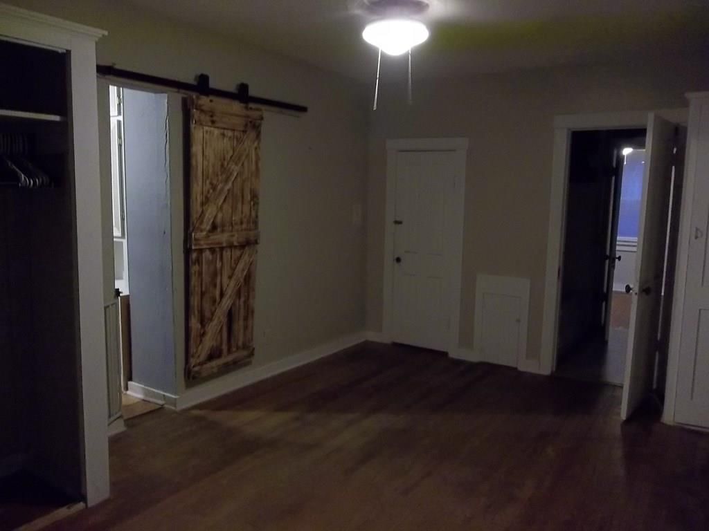 102 N Western N/A — photo 9