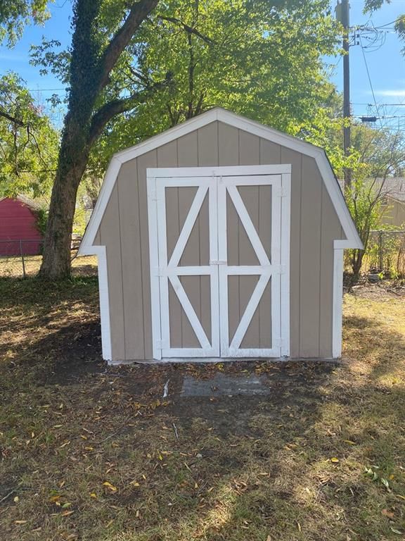 601 W Hickory N/A — photo 21
