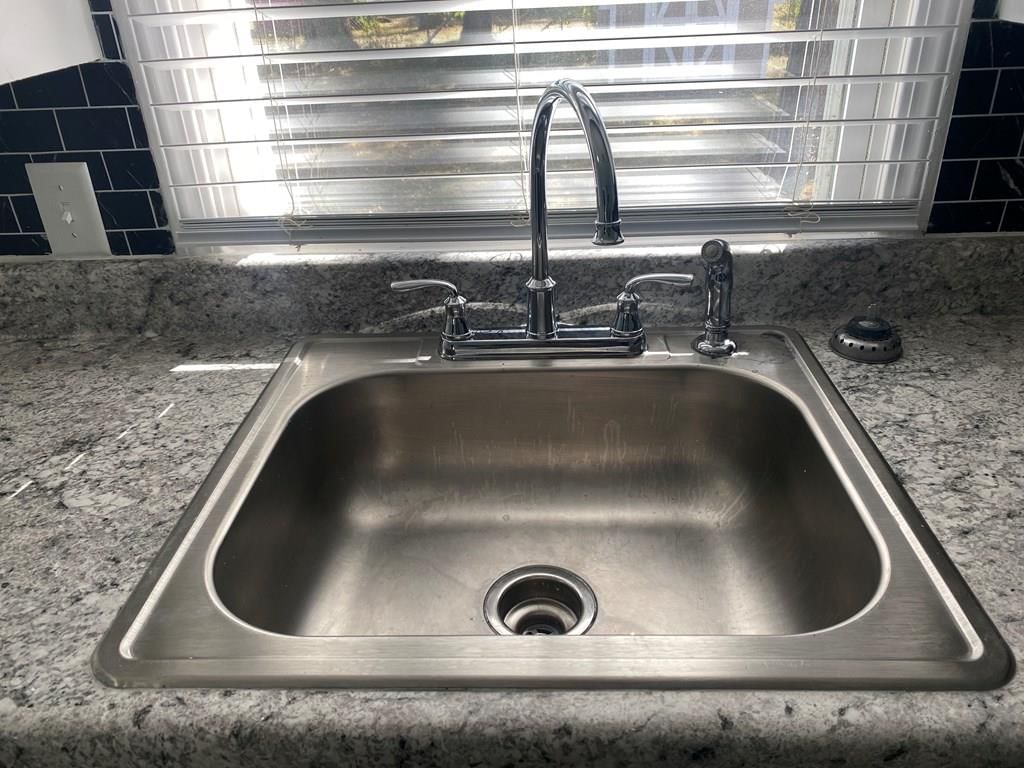 601 W Hickory N/A — photo 4