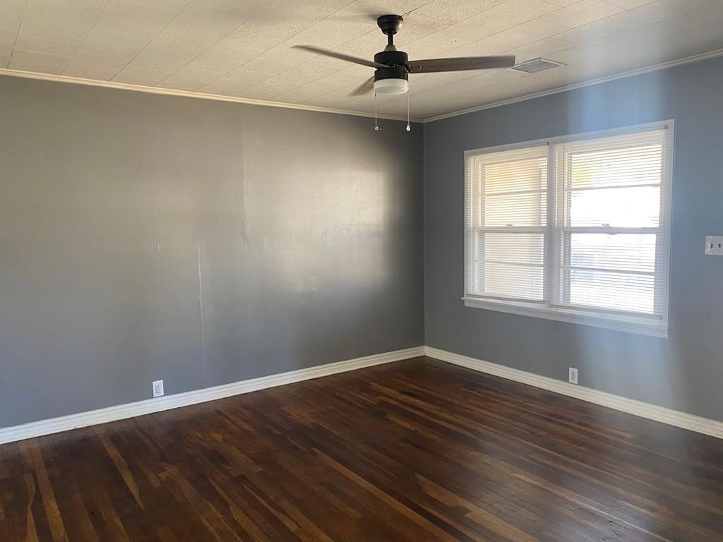 601 W Hickory N/A — photo 8