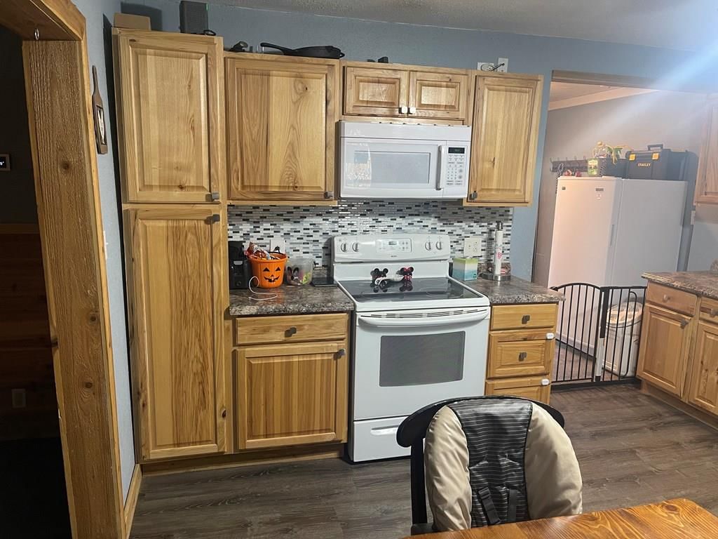 276 NW Lawton N/A — photo 13