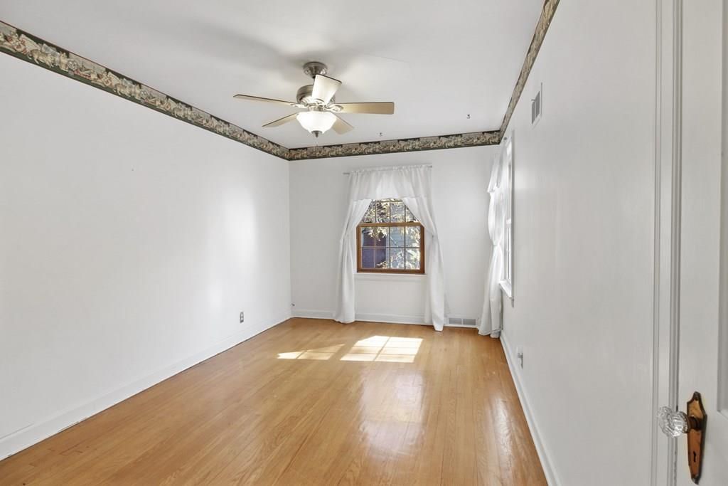 1504 Broadway Avenue — photo 8