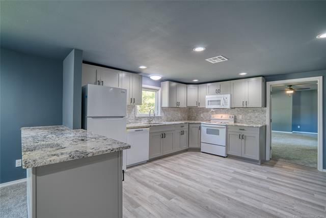 344 N Margarite N/A — photo 11