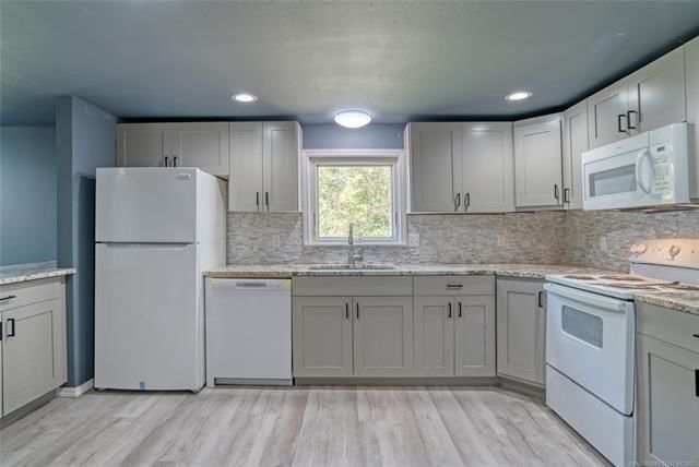 344 N Margarite N/A — photo 8
