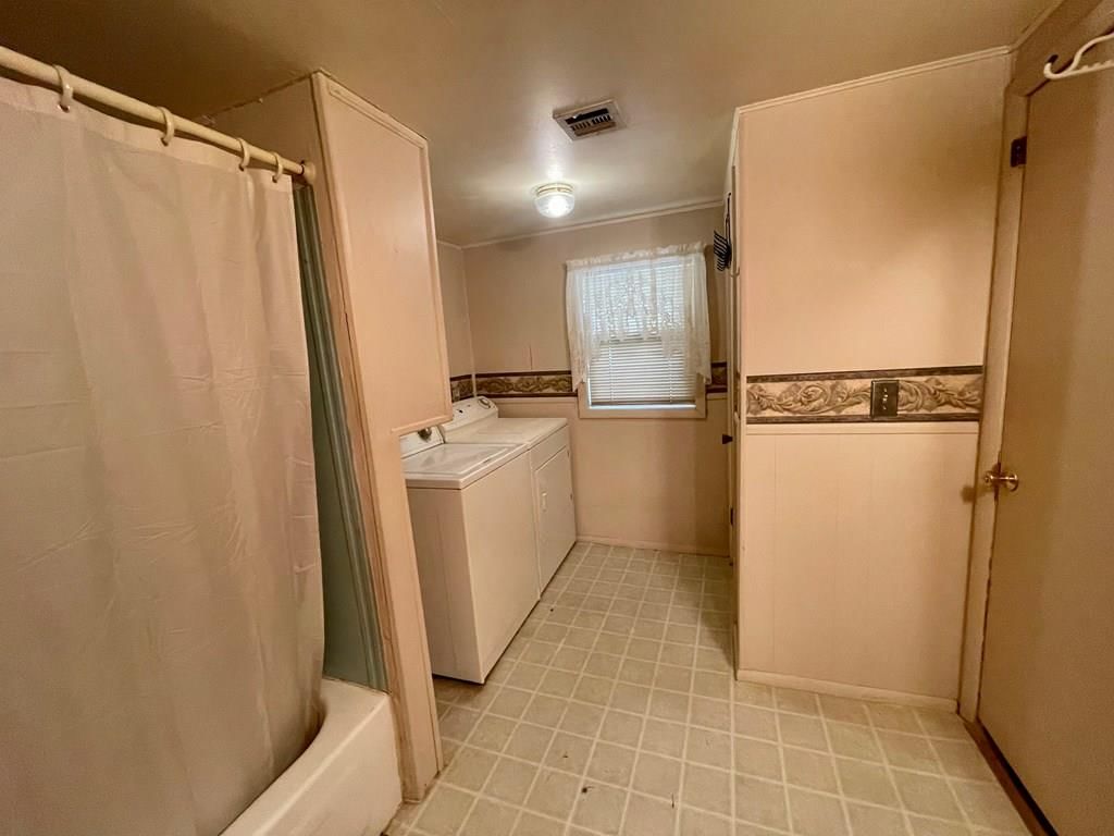 305 18th Ave NE N/A — photo 14
