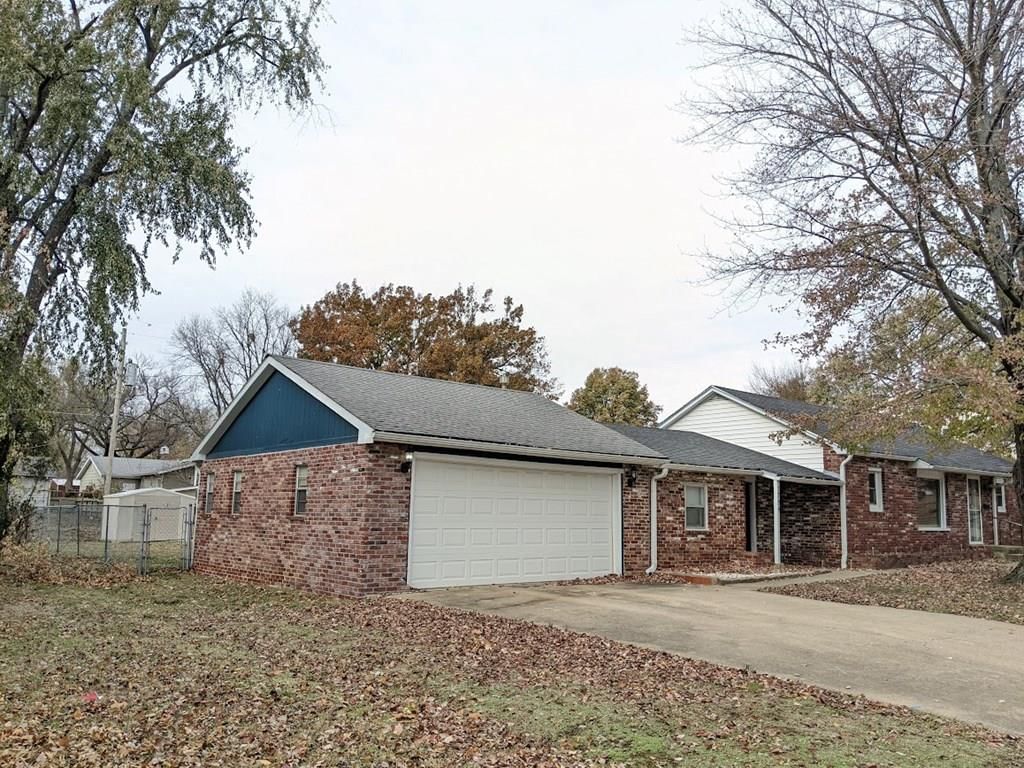 1709 Irving Street — photo 3