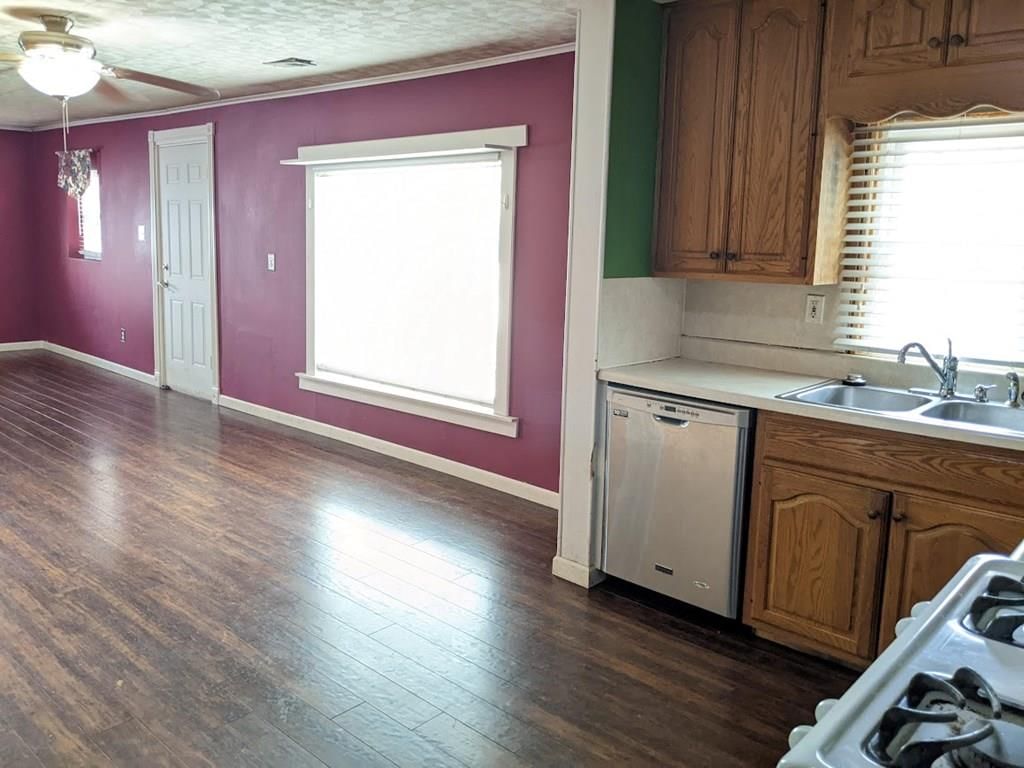 1709 Irving Street — photo 23