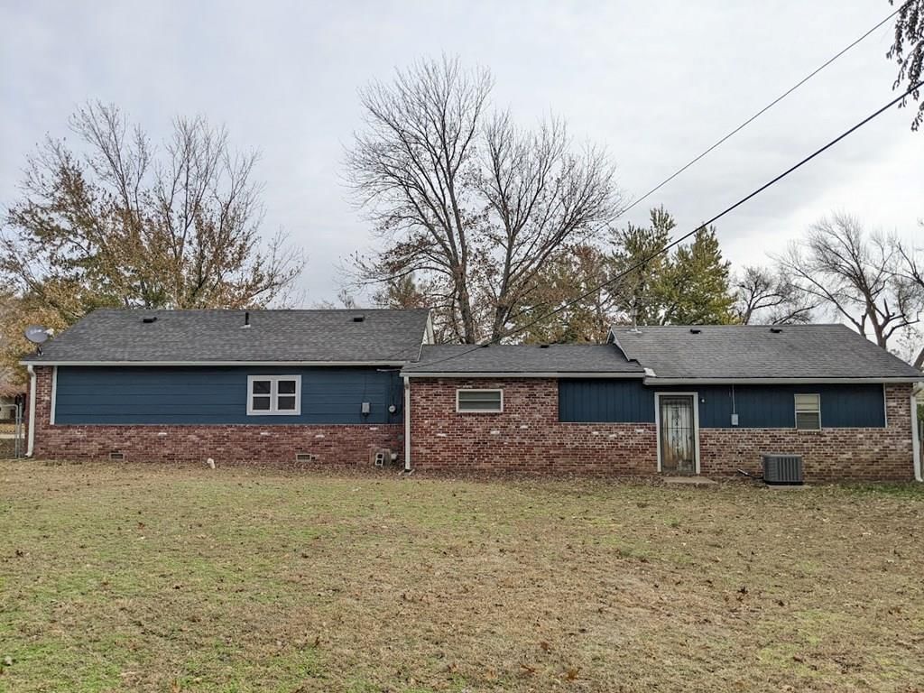 1709 Irving Street — photo 57