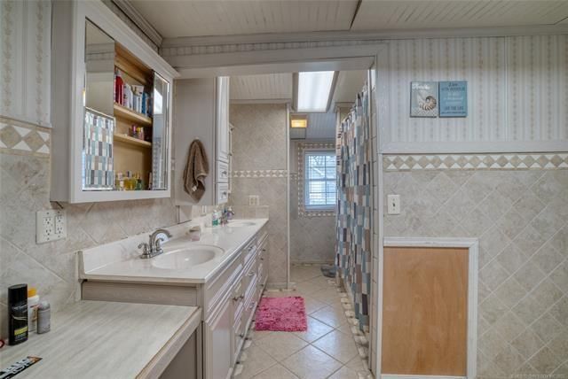 222 W Seneca Avenue — photo 5