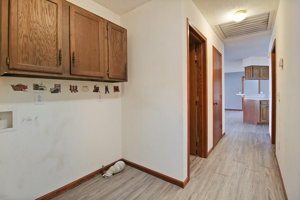 609 W Summit Street — photo 18